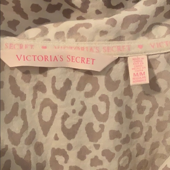 🌟SALE🌟 Victoria’s Secret Cheetah Pattern Pajamas - Picture 2 of 4